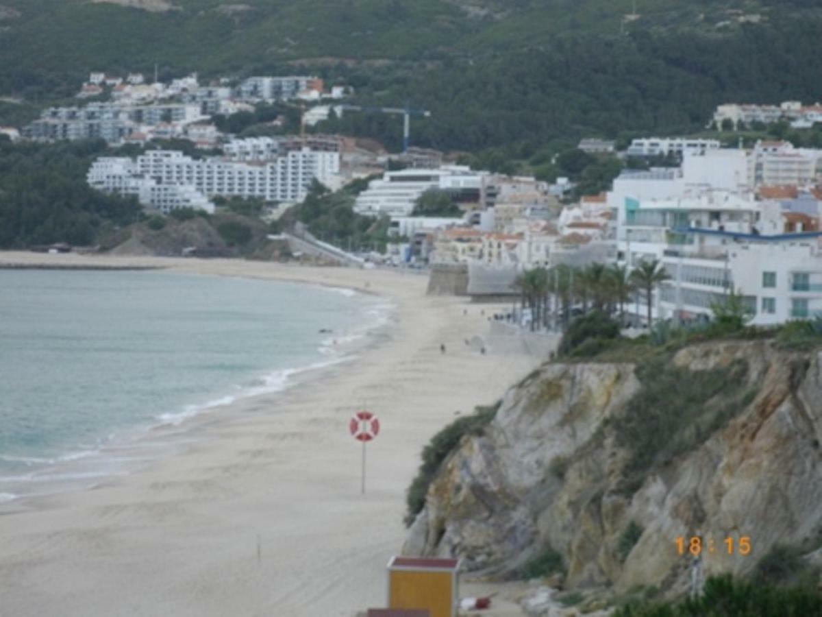 Estudio T0 Sobre A Praia 塞辛布拉 外观 照片